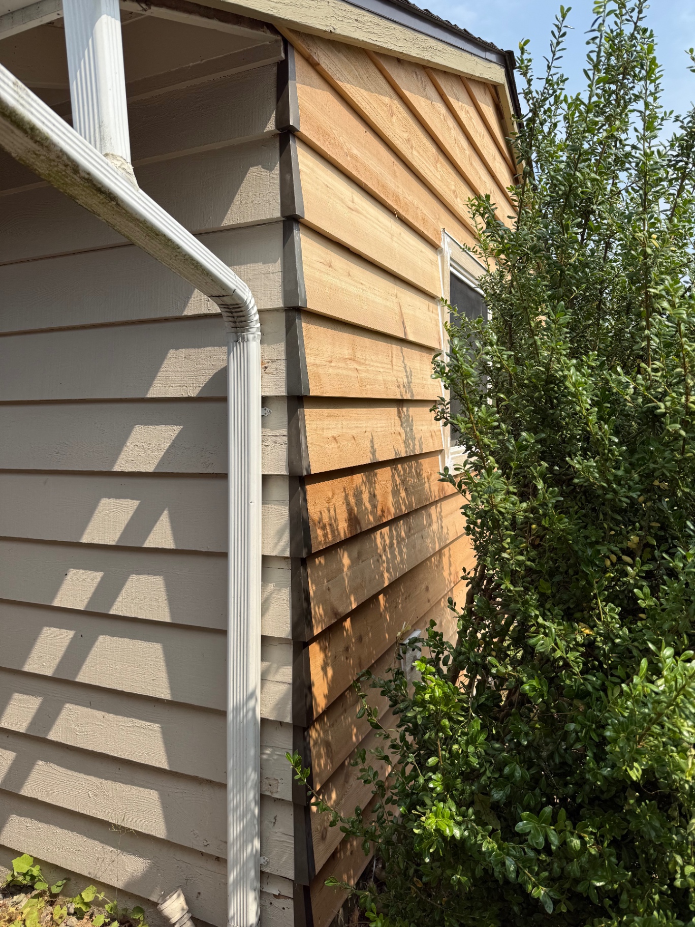 Corner Cedar Install